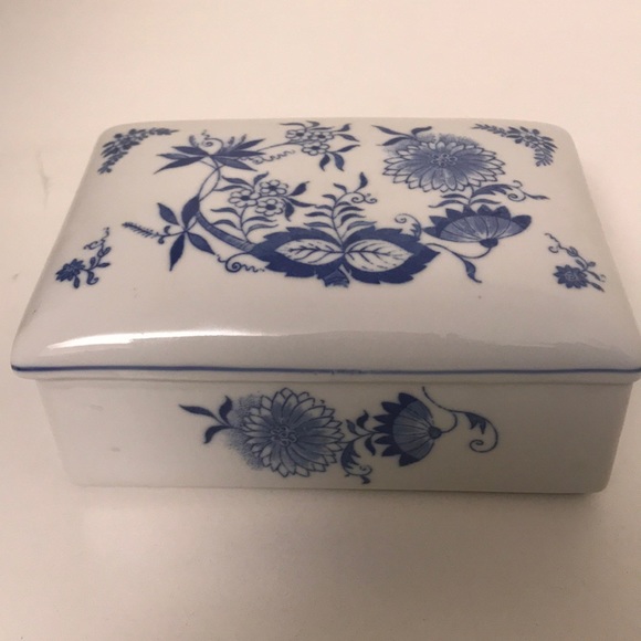 Elizabeth Arden Other - Elizabeth Arden Trinket Box